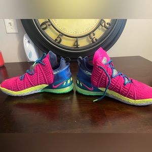 Nike Lebron 18 - Los Angeles by Night